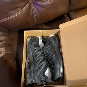 Salomon Mens Hiking Shies Brand New